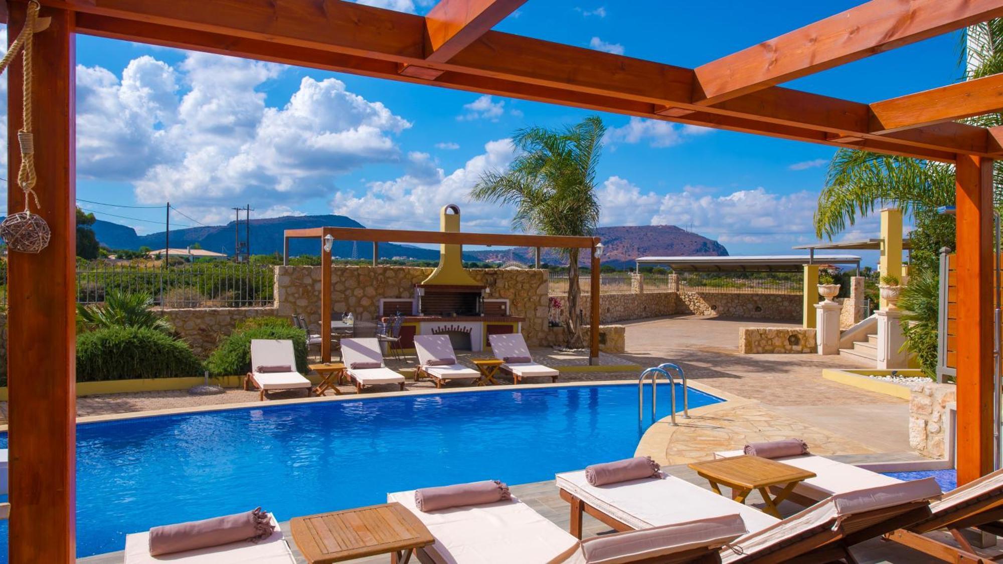 Sunshine Villa With Private Pool By Estia 헐소니소스 외부 사진